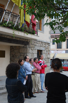 Concentración frente al Ayuntamiento de Torrelodones